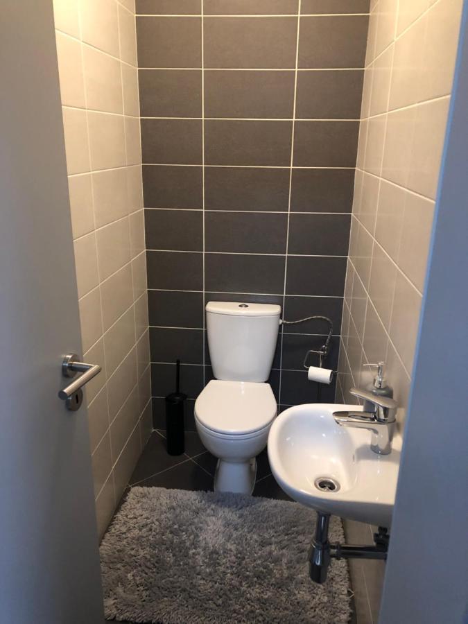 Samorin Modern Apartmens Private Parking - Air Conditioning المظهر الخارجي الصورة