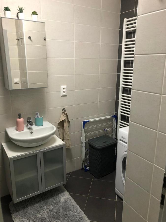 Samorin Modern Apartmens Private Parking - Air Conditioning المظهر الخارجي الصورة